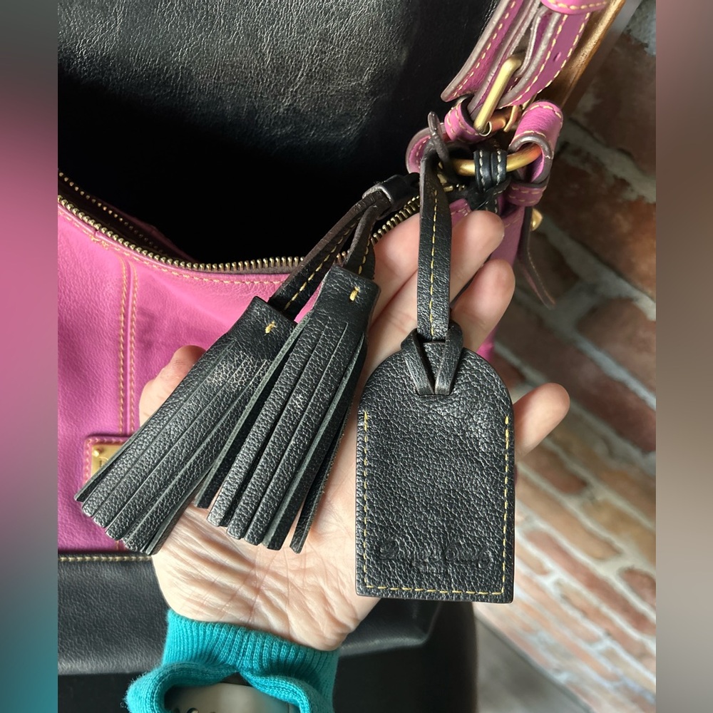 Orchid Dooney & Bourke “Sophie” hobo bag in pebble leather. - Picture 5 of 13